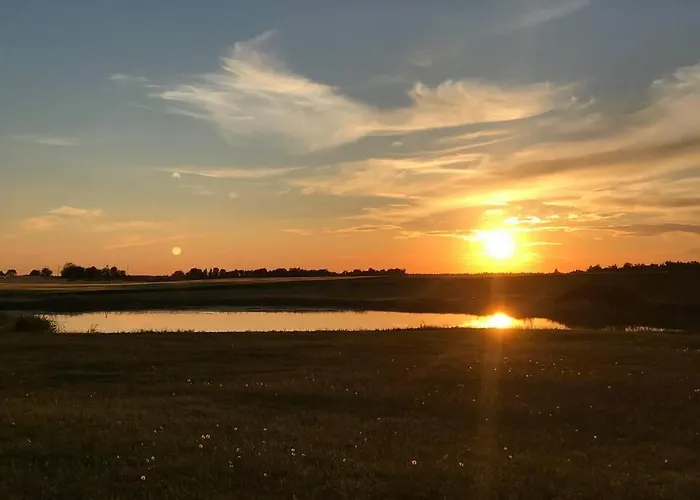 Cosy House By 度假居